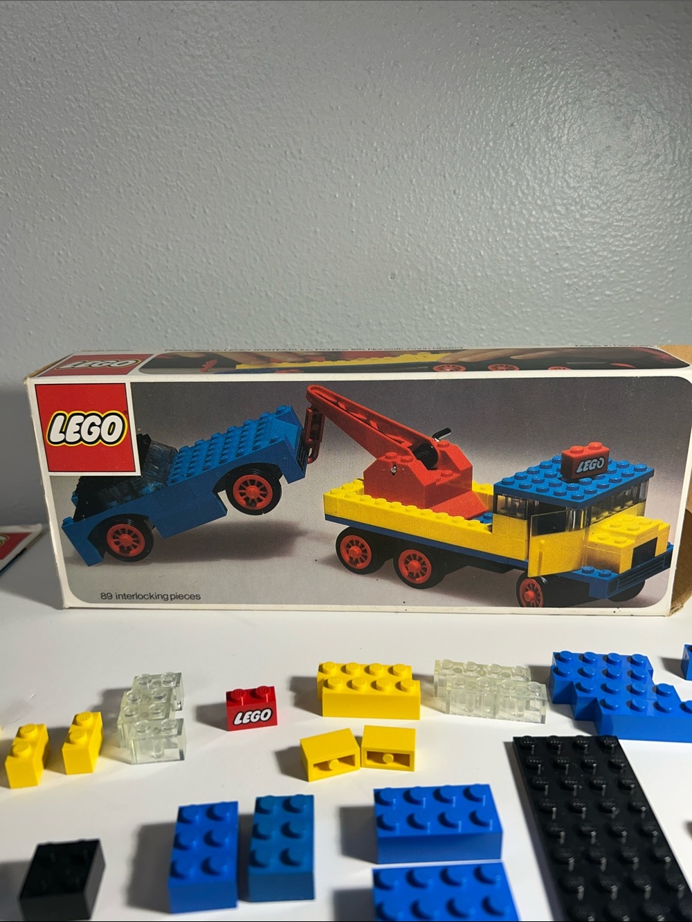 VTG Lego 1973 Wrecker with Car Set includes original box and instructions